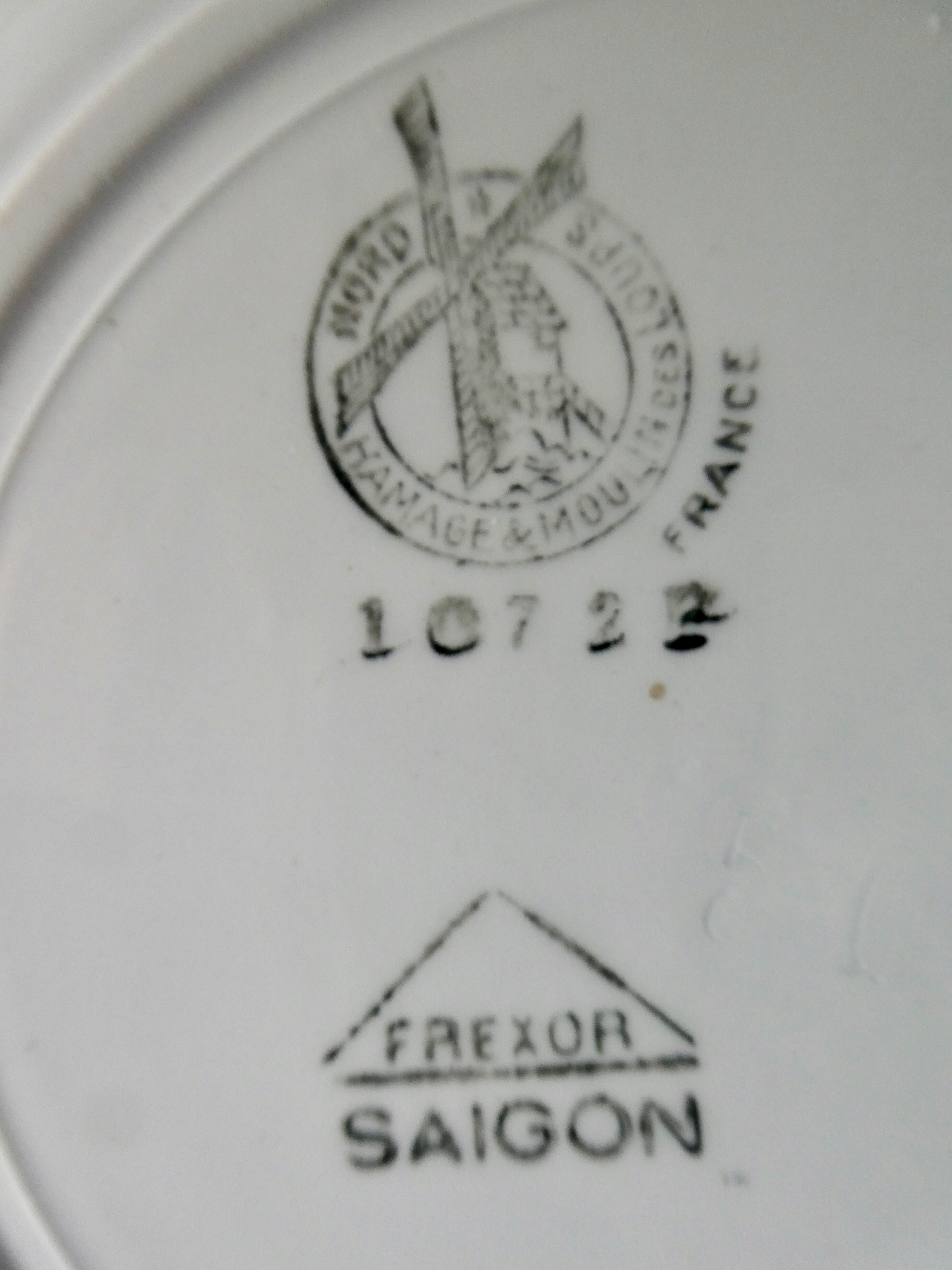 Lot of 6 flat plates, red décor