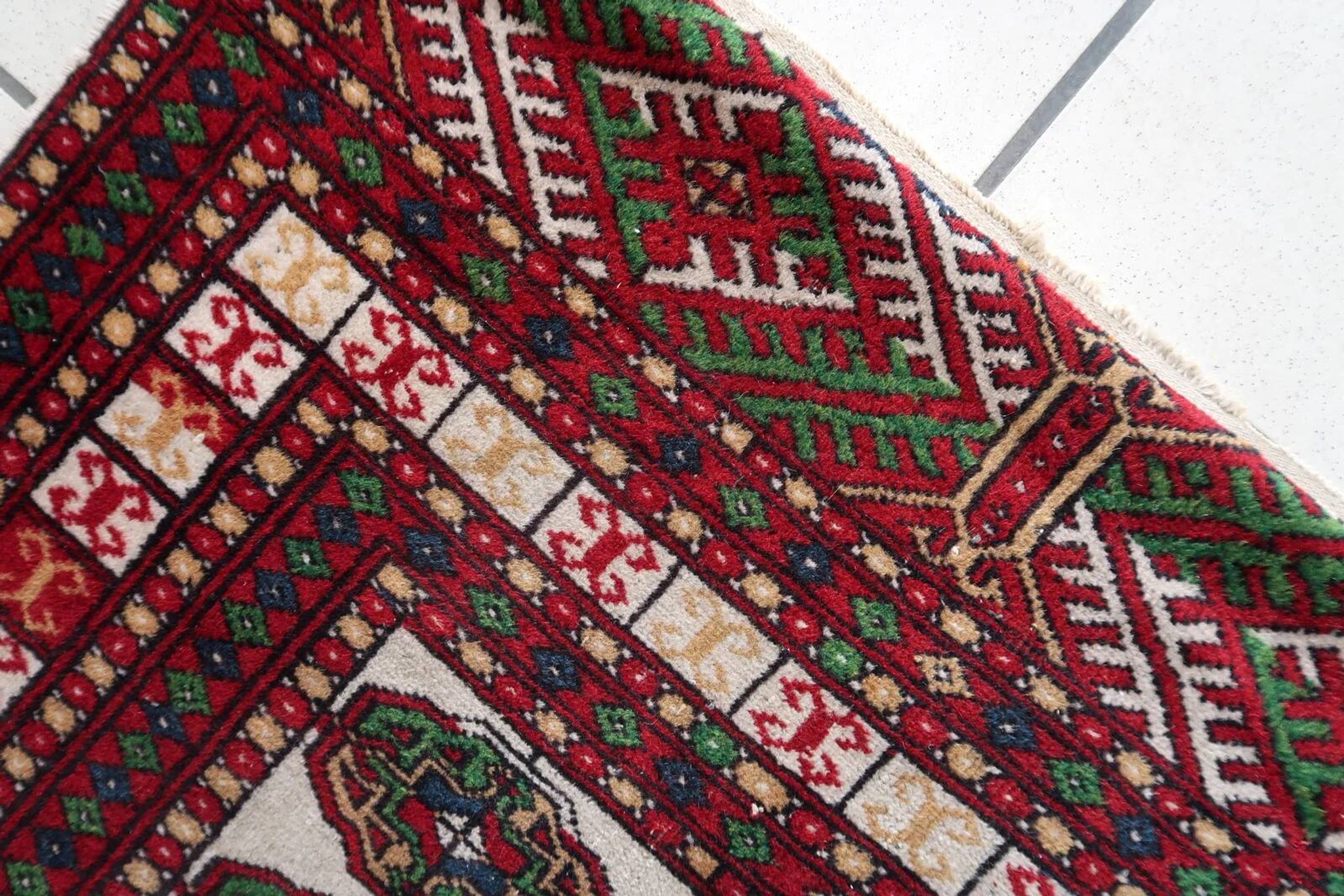 Handmade vintage Uzbek Bukhara rug 77cm x 128cm 1960s - 1С1175