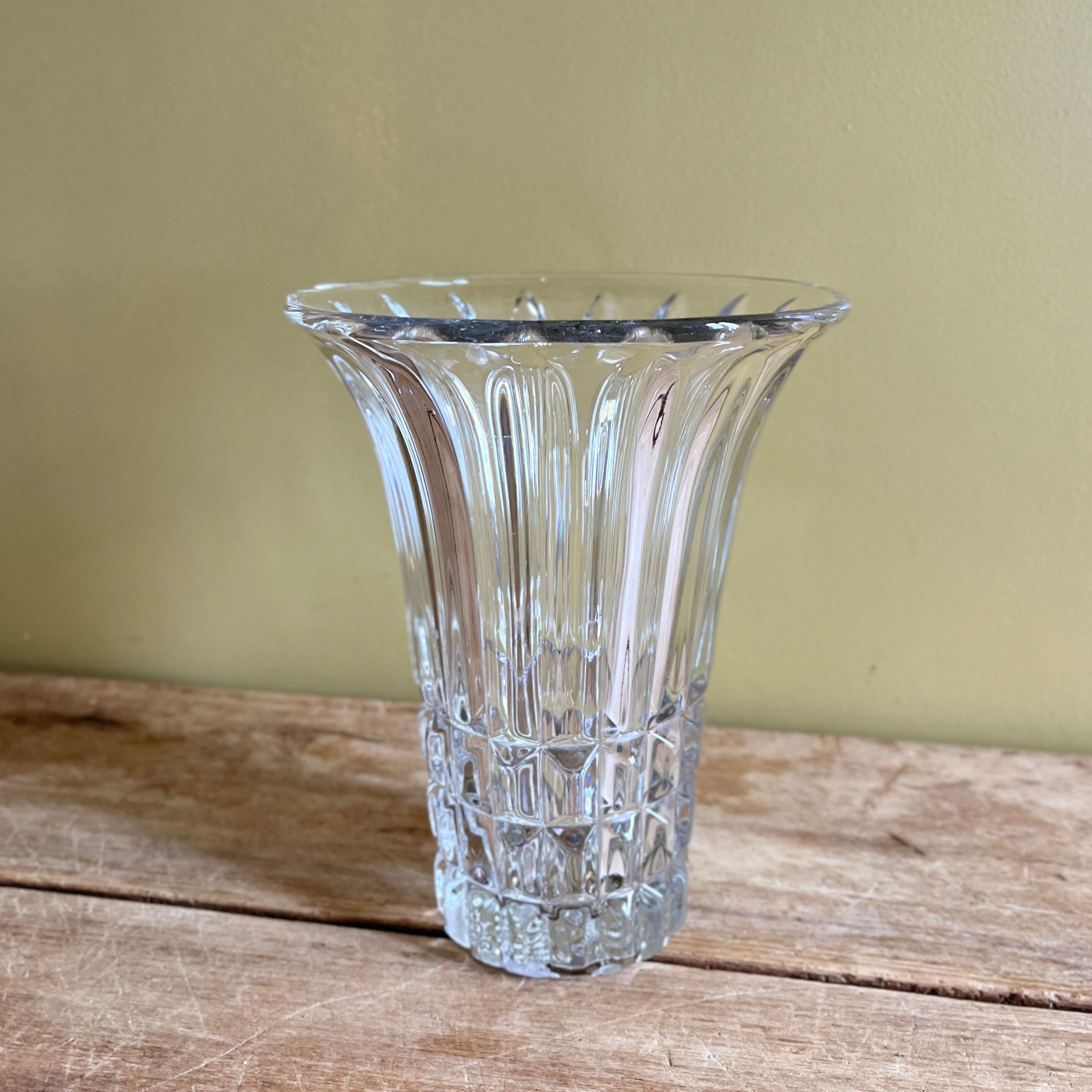 Tulip vase in cast crystal