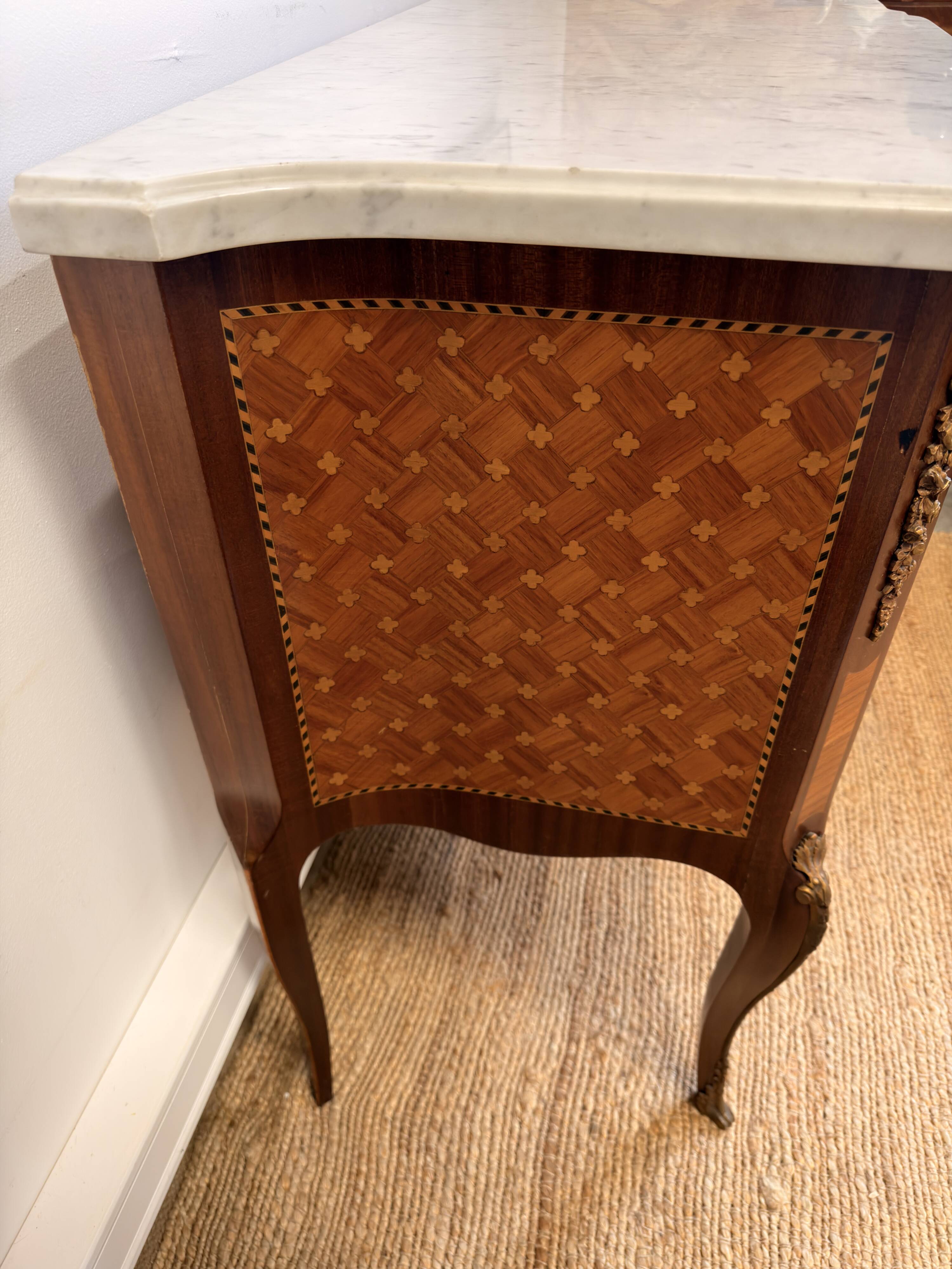 Commode Transition stamped by François Daidé, with a white marble top.