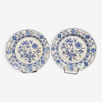 Paire d'assiettes creuses en porcelaine de Meissen, décor à l'oignon