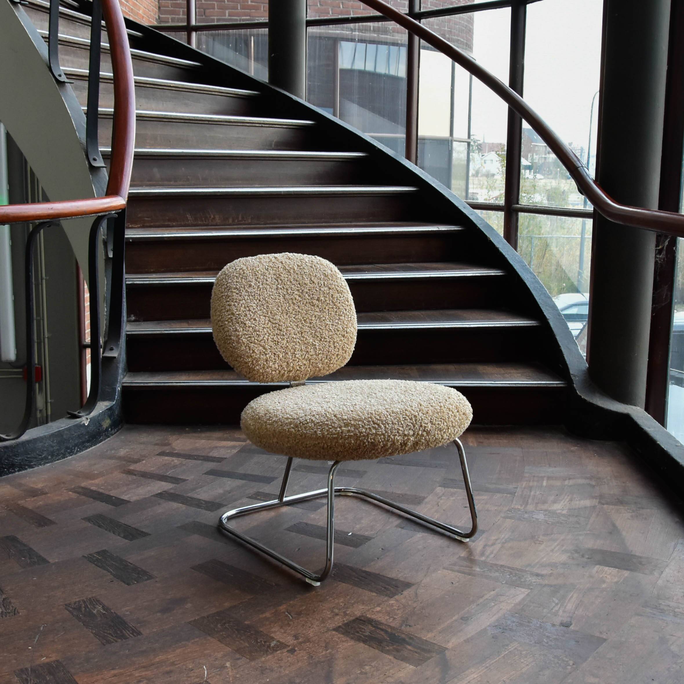 Artifort Vega Chair