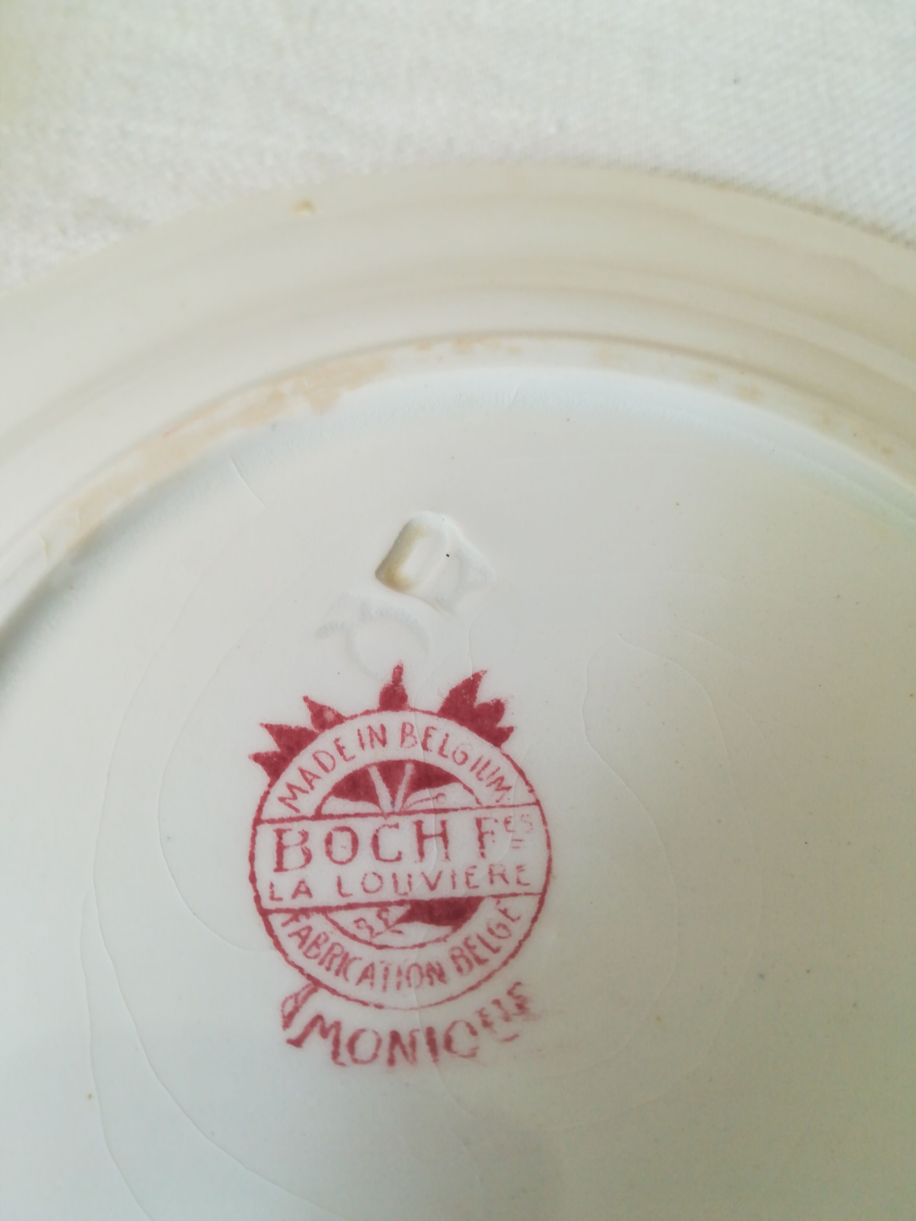 4 Assiettes terre de fer