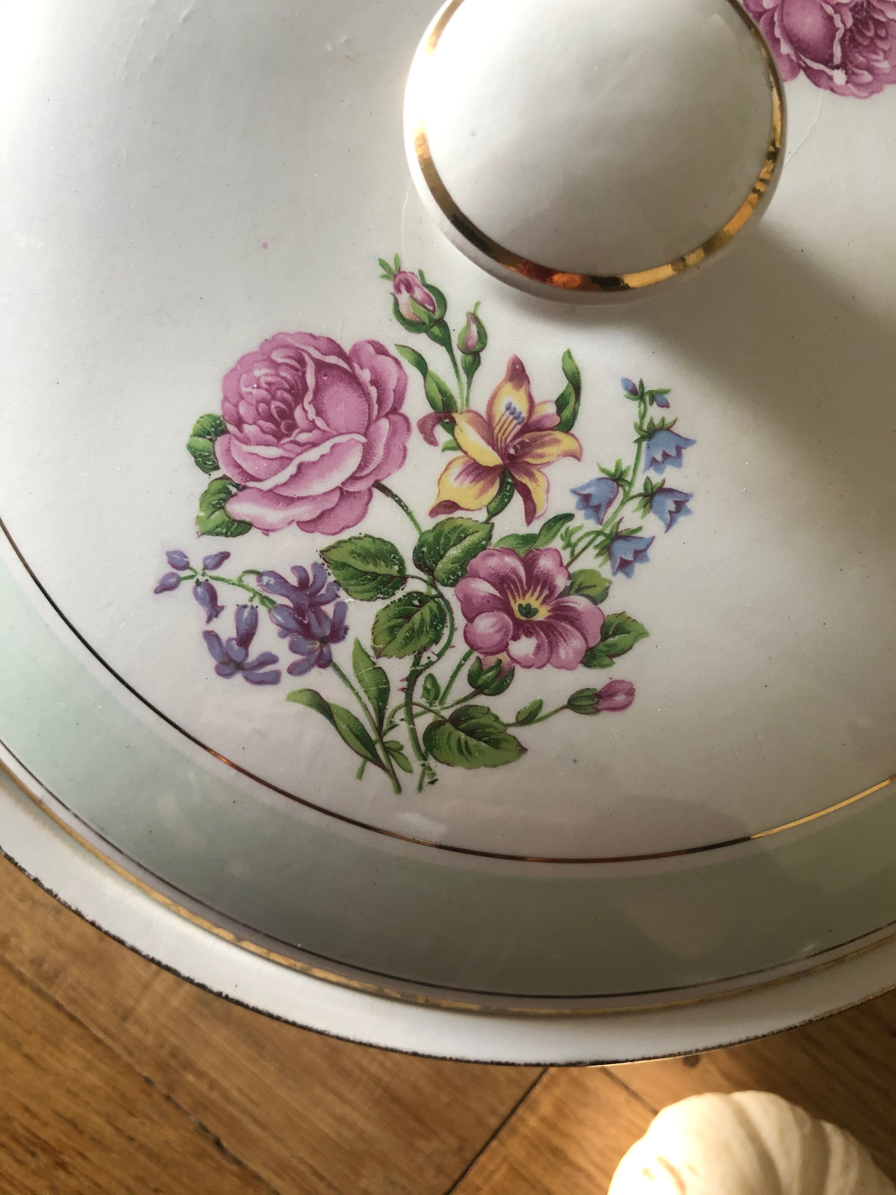 Ancient Soupière L'Amandinoise