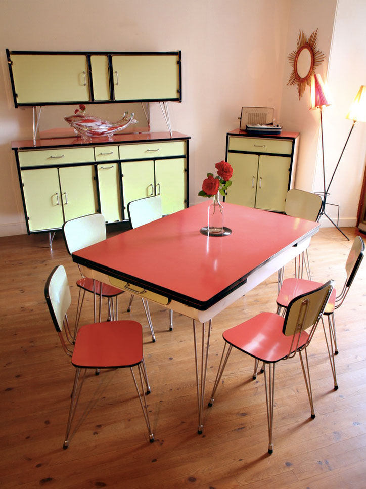 Table et chaises rockabilly en Formica structure Eiffel.