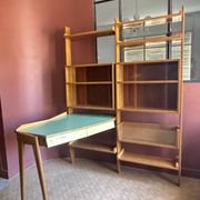 Bibliothèque avec bureau