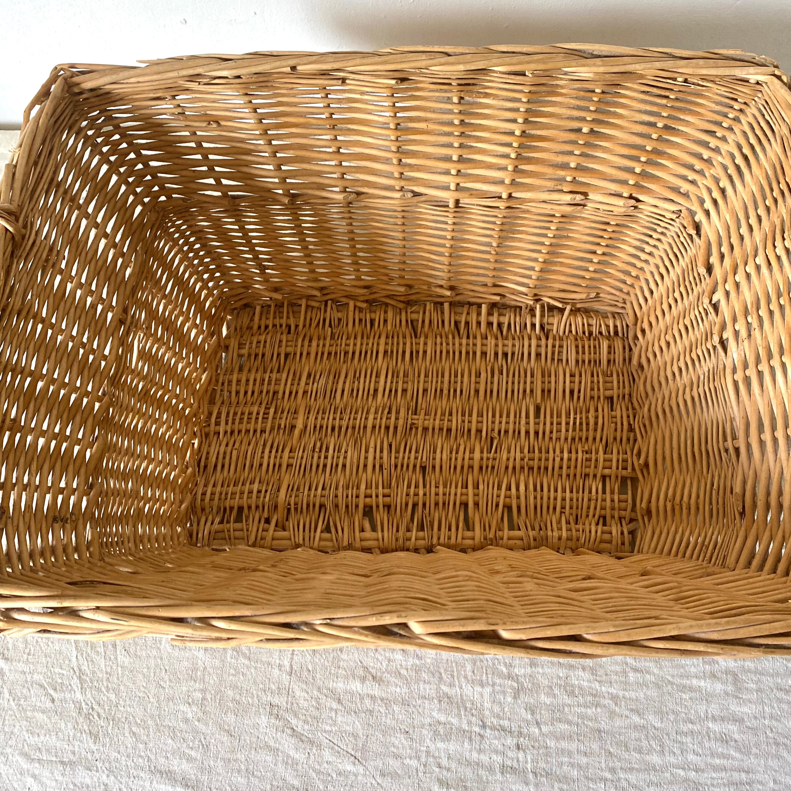 Wicker laundry rack