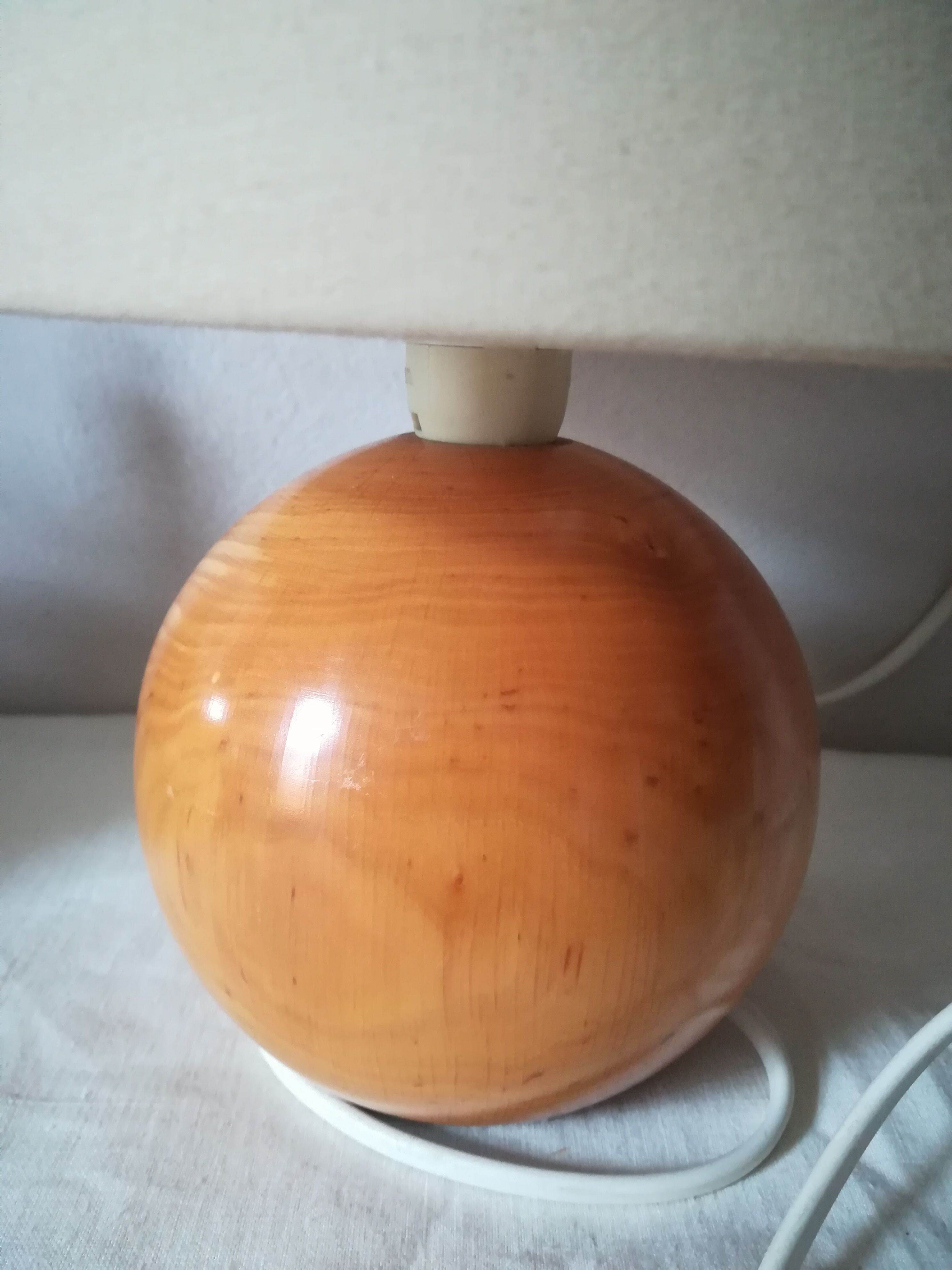 Wooden ball lamp