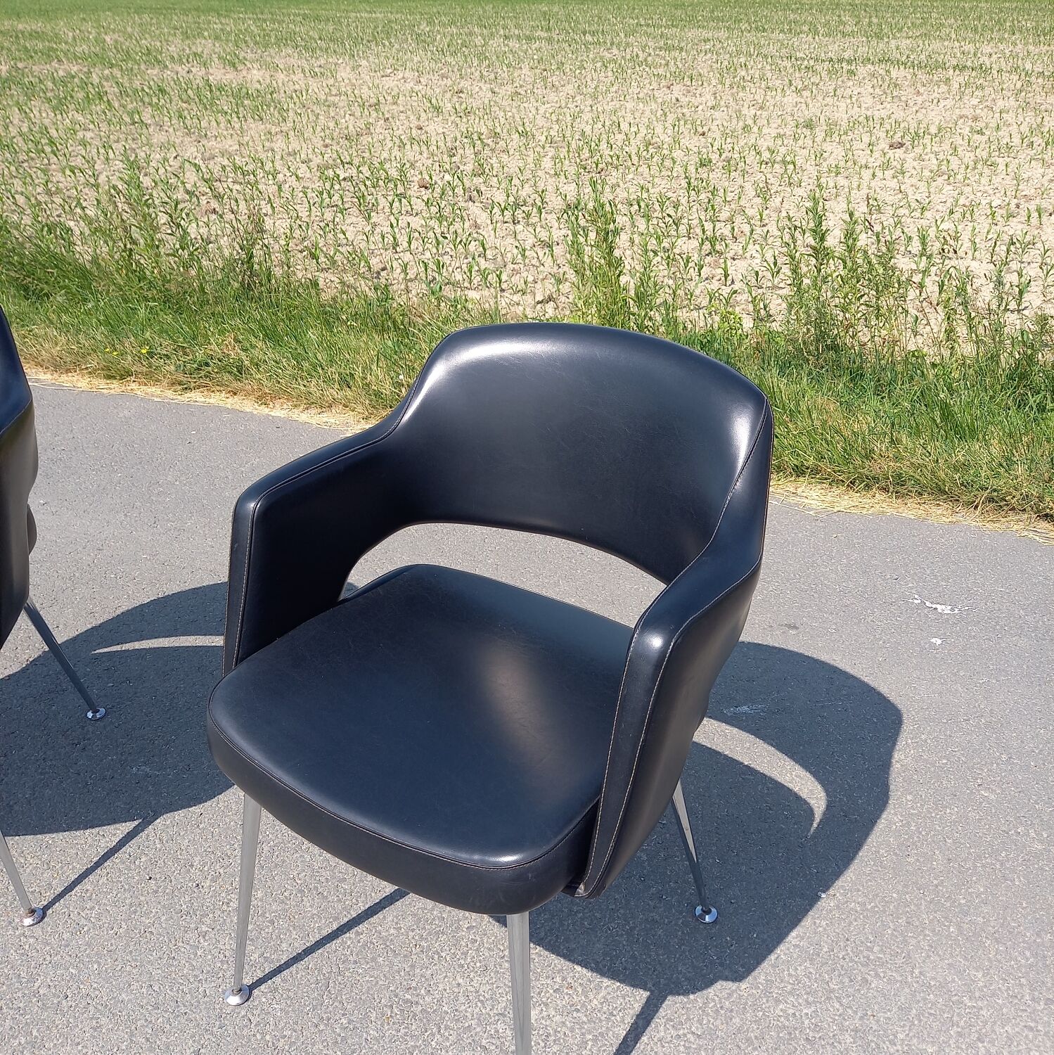 Set of 2 vintage armchairs
