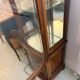 Vitrine en merisier verni