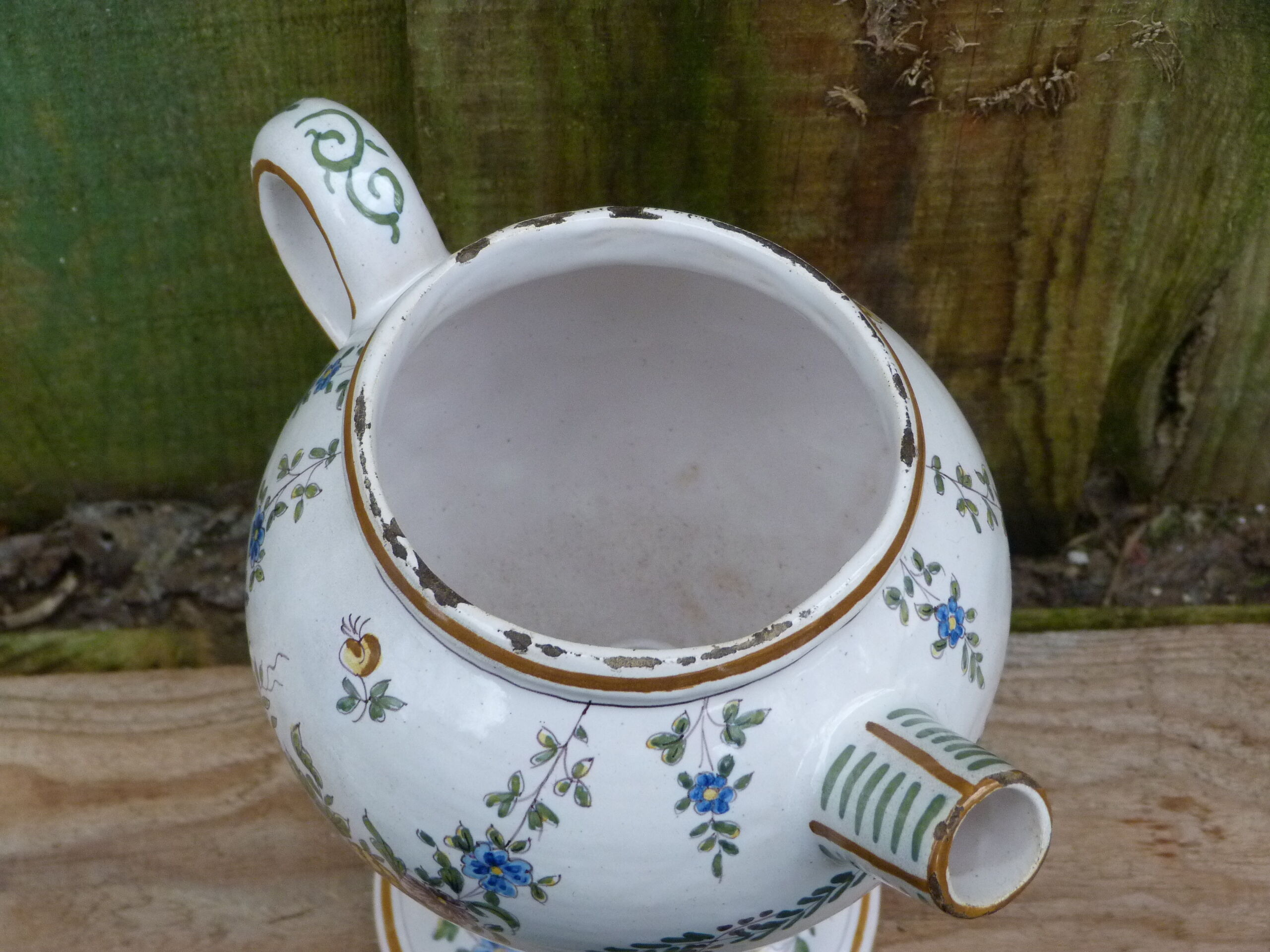 Pitcher apothecary kid in faience eighteenth century