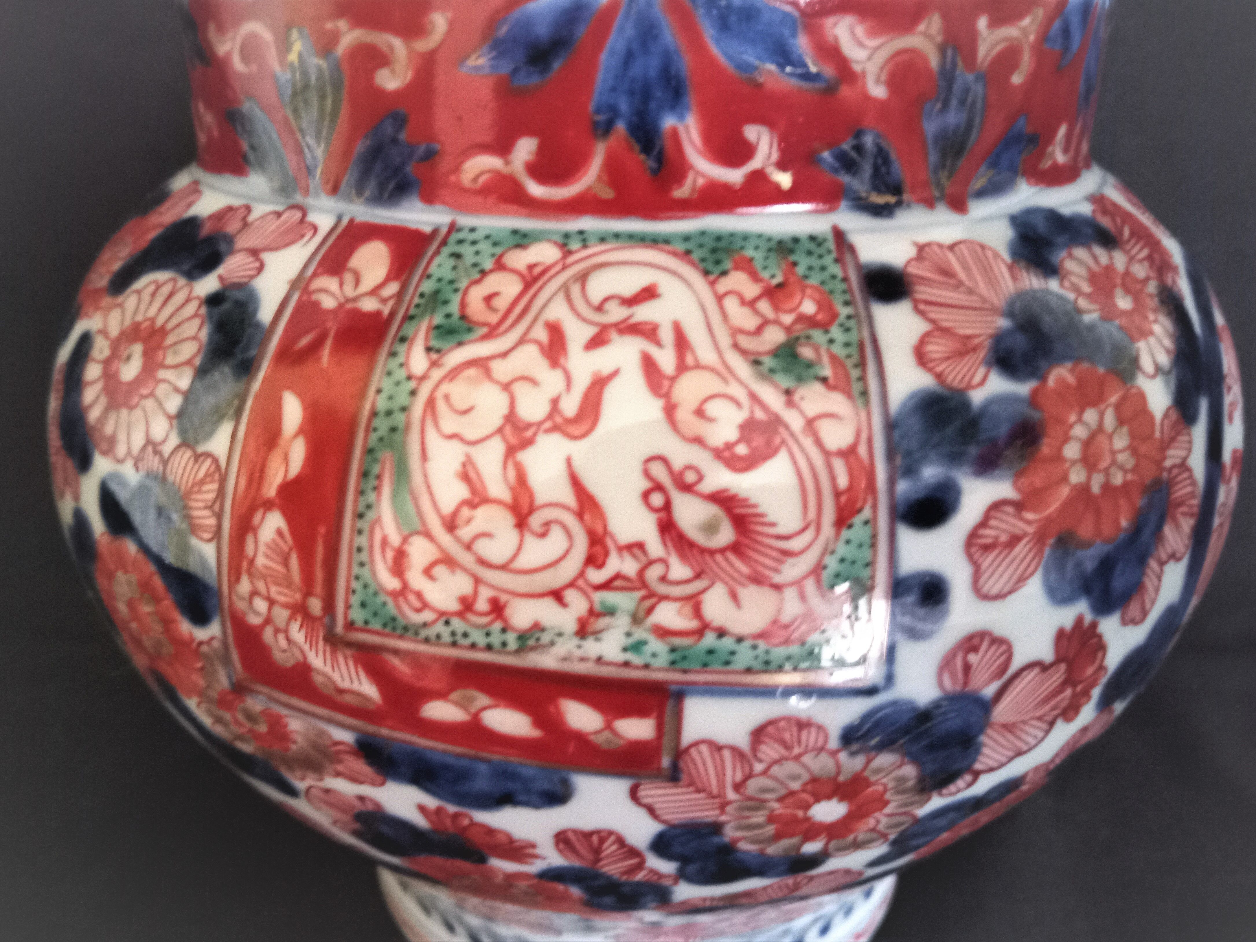 Pair of Imari Japan vases late 19th early 20th