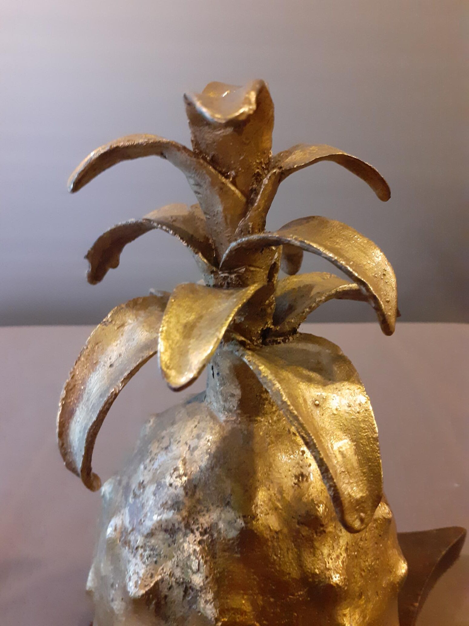 Bloc porte anans en bronze et en bois