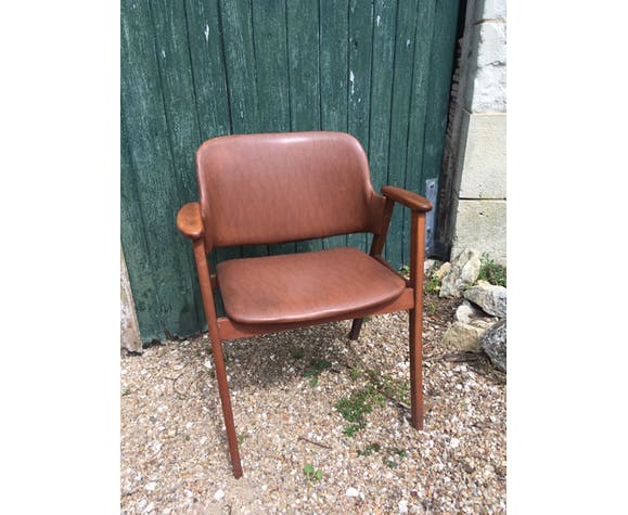 Vintage style brown armchair