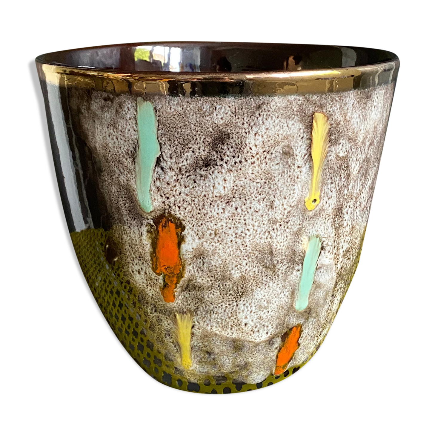 Vintage ceramic pot cache