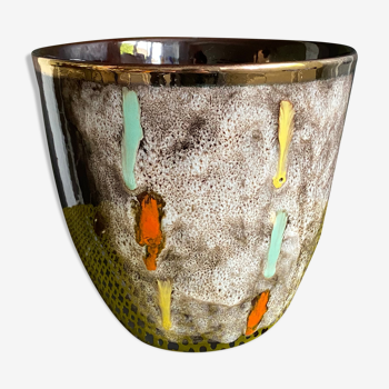Vintage ceramic pot cache