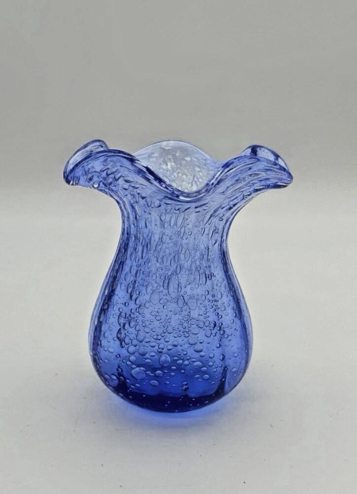 Small blue blown glass vase with air bubbles - 614024