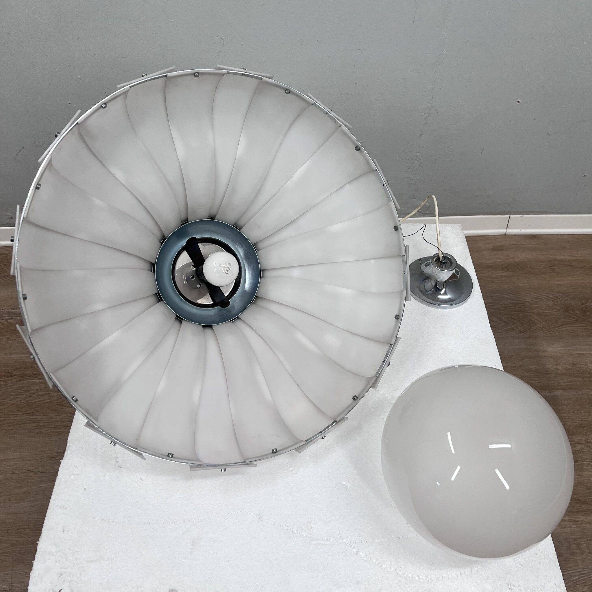 Harvey iGuzzini "Meblo" space age pendant lamp 1960s