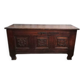Louis XIV oak chest from the 19th century.
