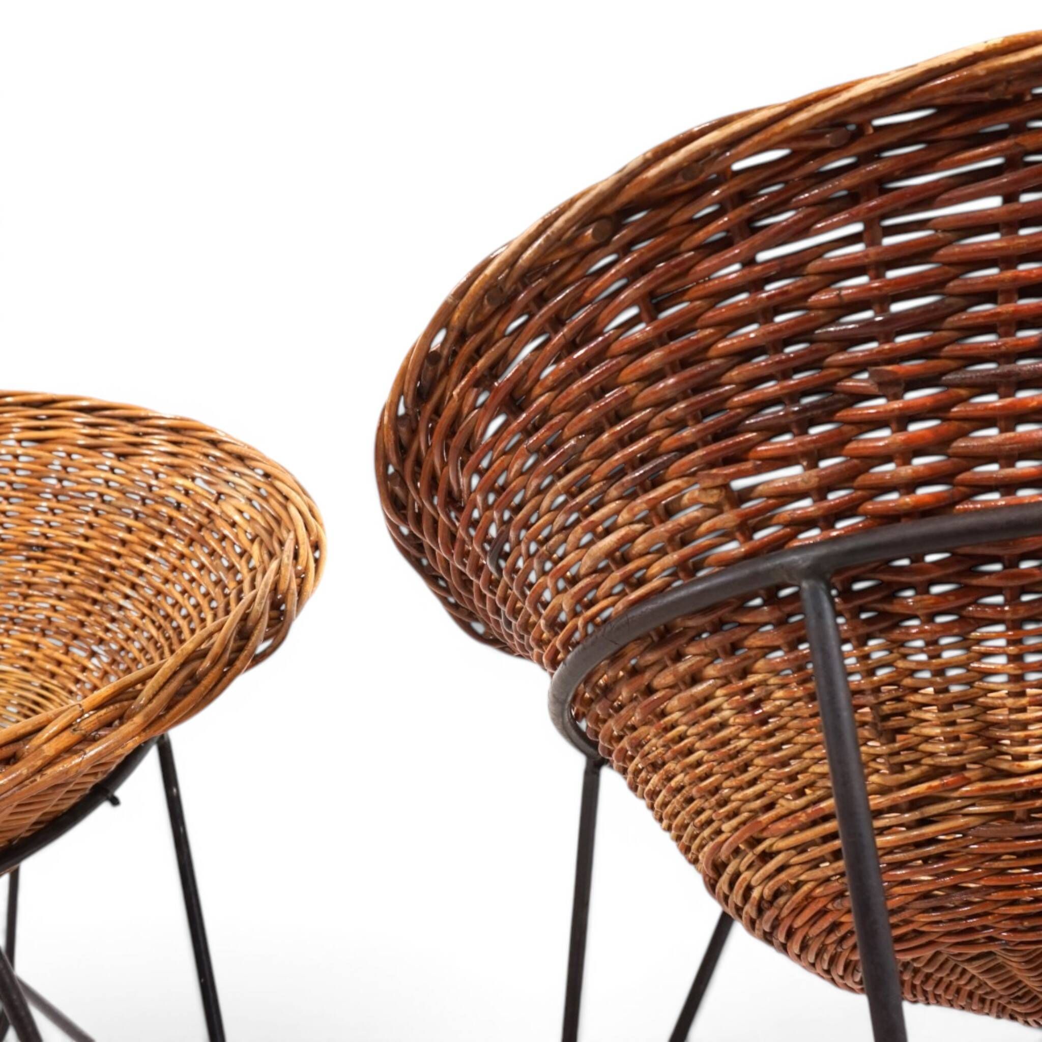 Pod Chairs – Pair of Rattan/Wicker Lounge Chairs on Metal Frame, 1970