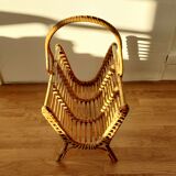 Porte-revues en rotin artisanal 1960.