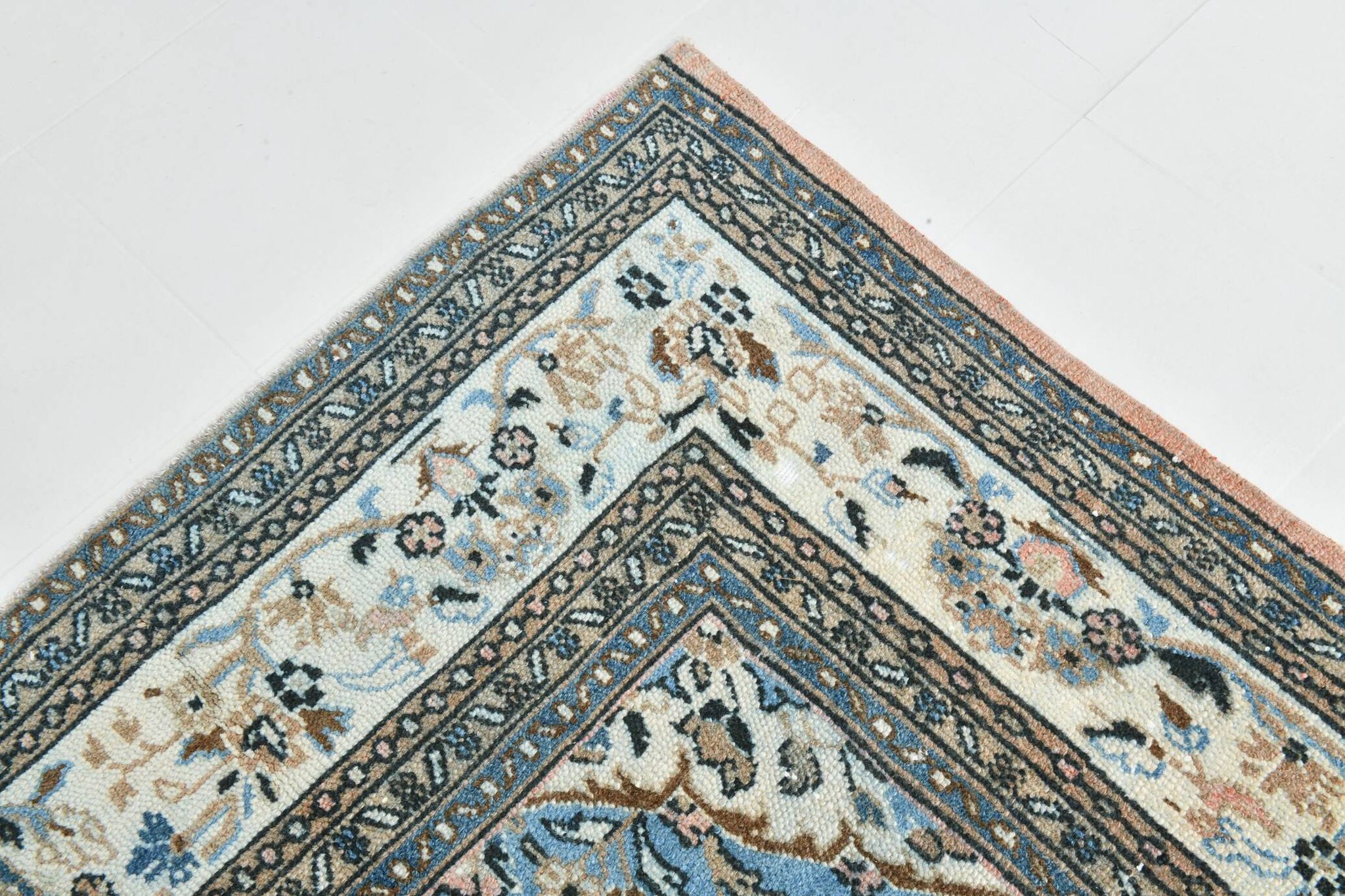Tapis persan classique bleu et saumon, 318x410 cm