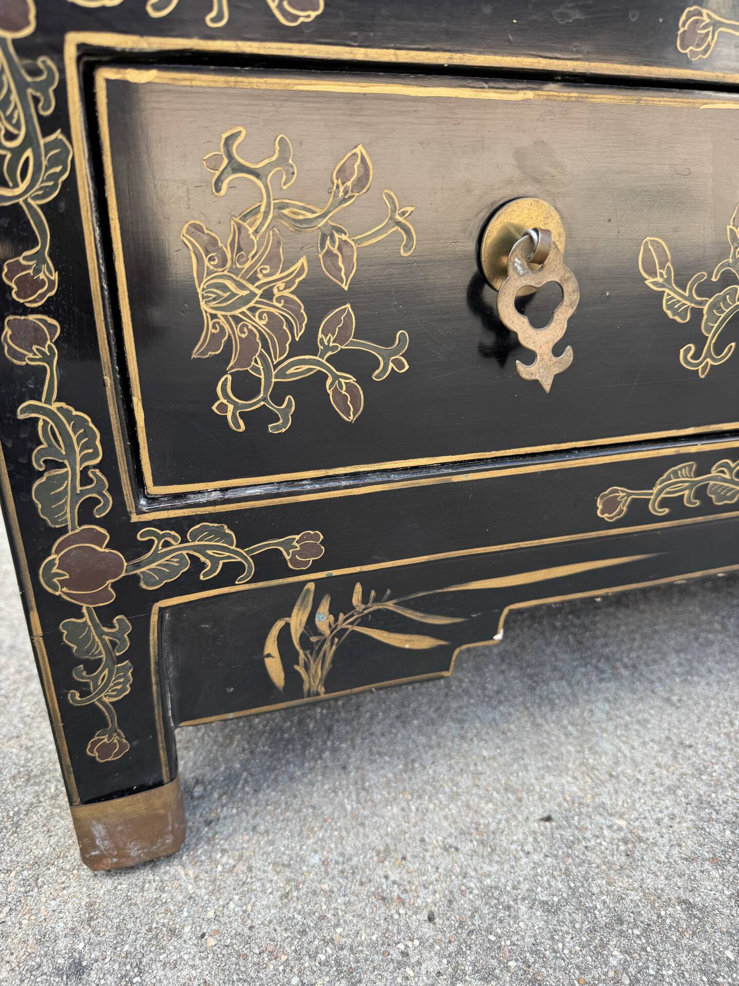Vintage lacquered Chinese furniture Tianjin