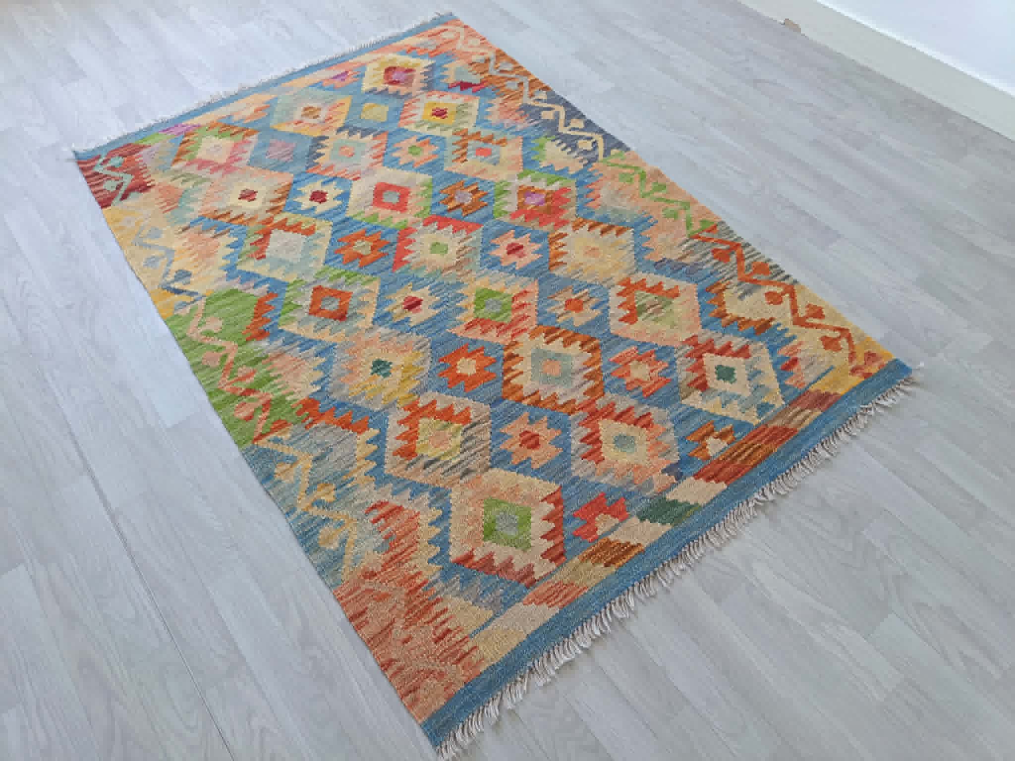 Handmade Persian Gashqaï rug