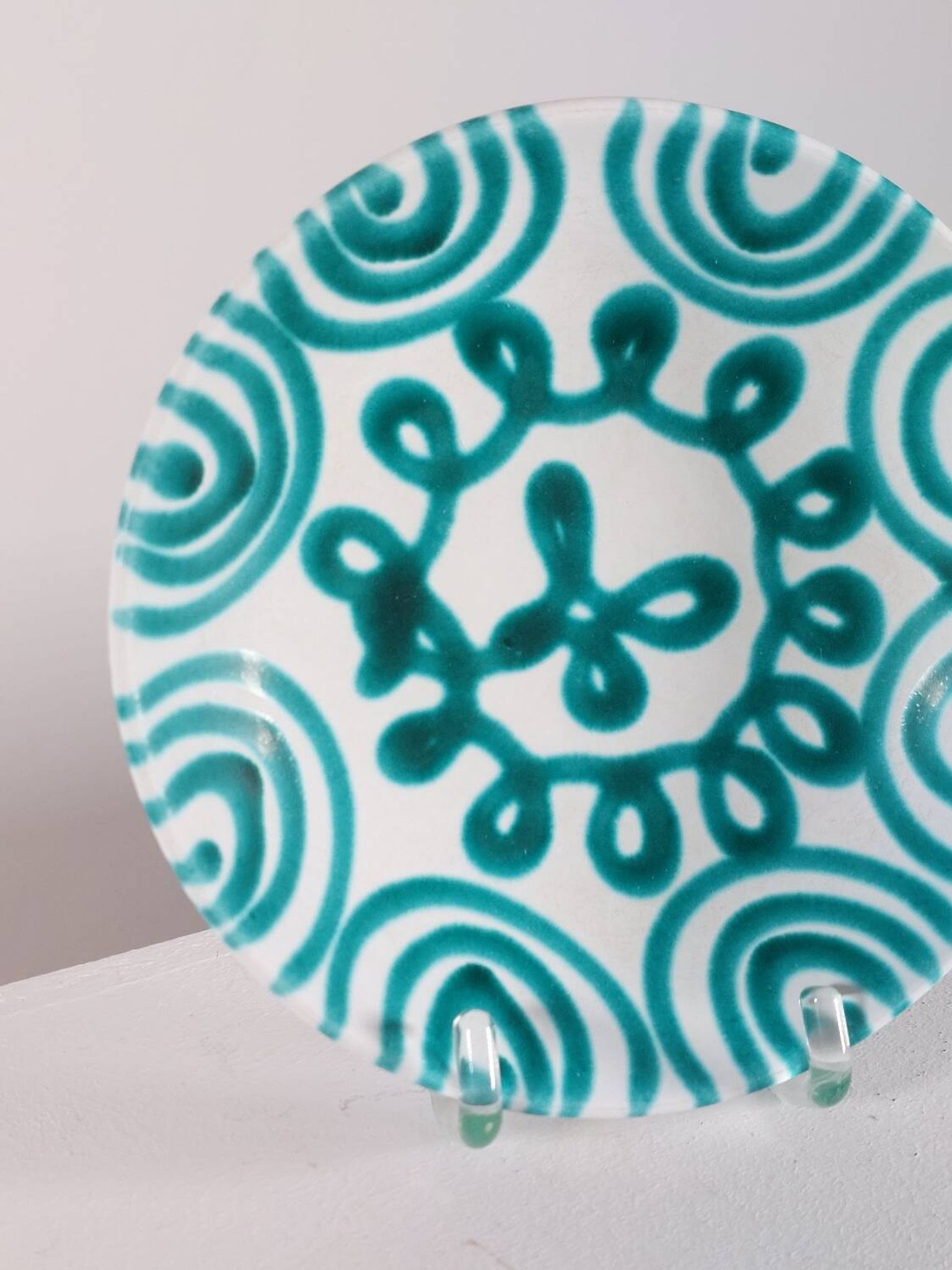 Paire d'assiettes vintage peintes à la main par Gmunder Keramik Autriche