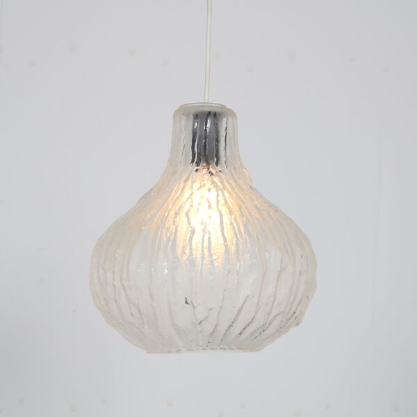 Lampe suspendue en verre dépoli des années 1960 d’Autriche