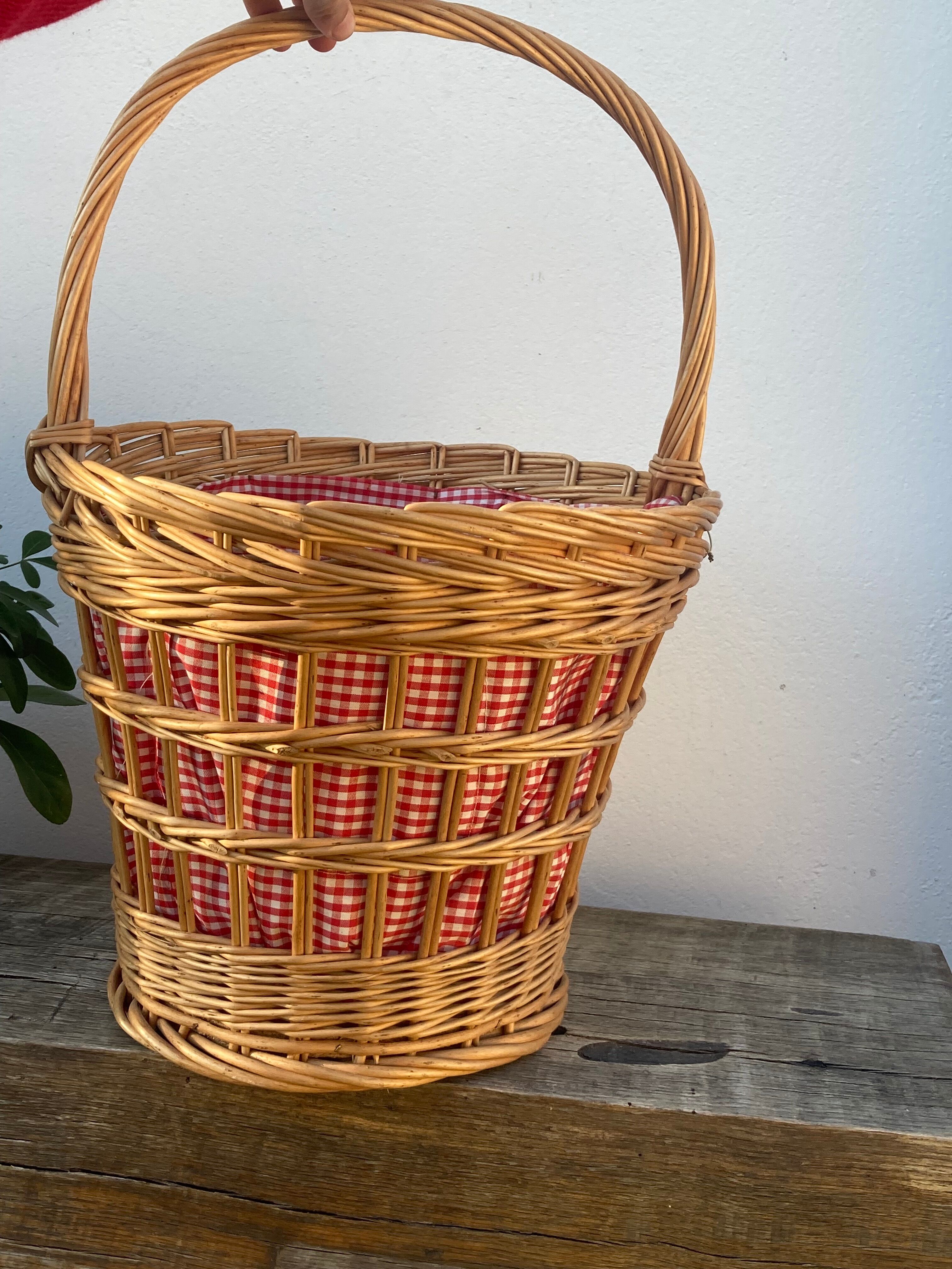 Basket in vintage woven wicker and red gingham