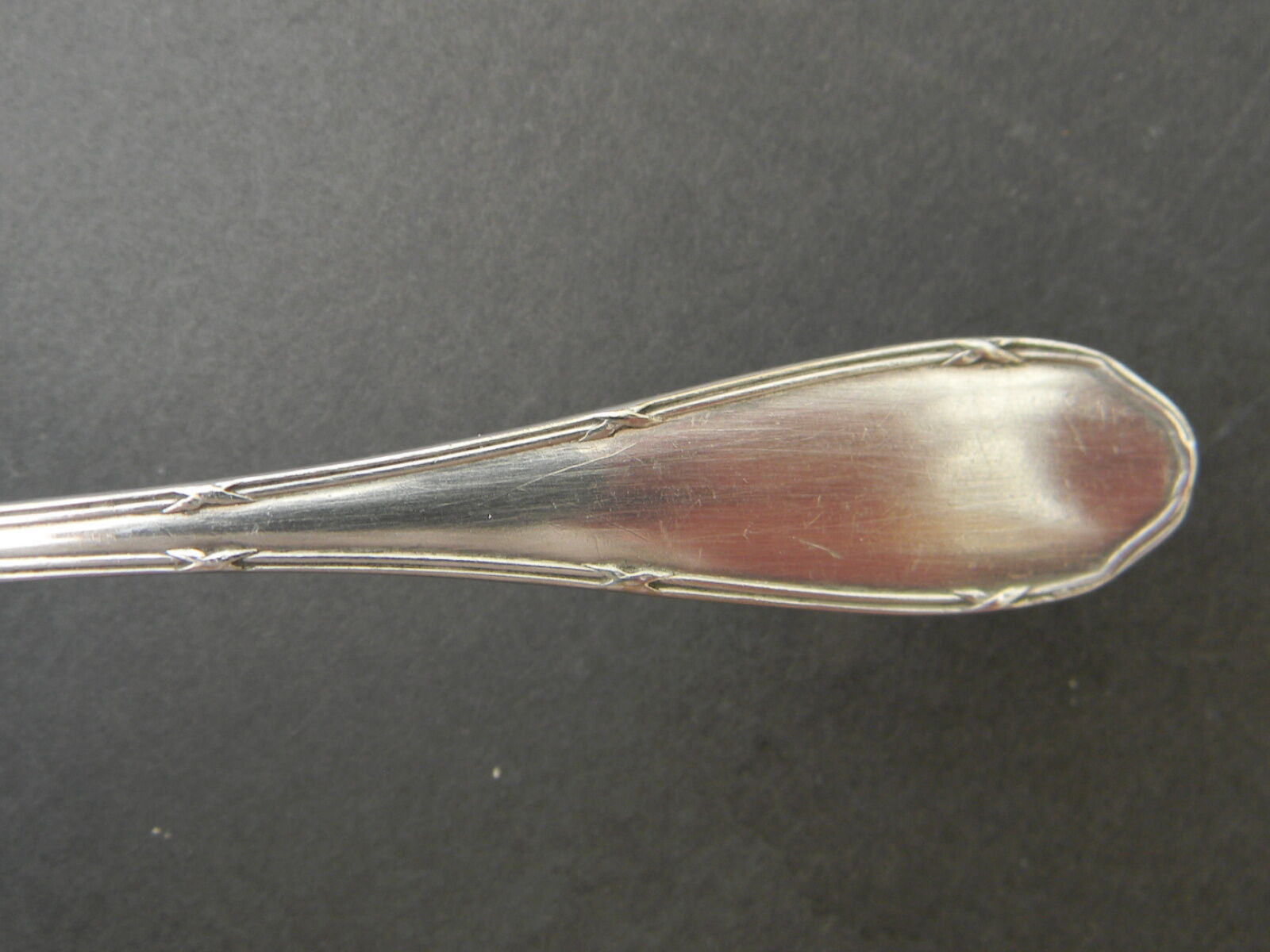 Lot of 12 teaspoons of silver metal