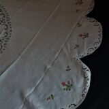 Round coat with eight Luxeuil lace towels embroidery hand linen