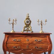 Commode galbée de style Louis xv en acajou