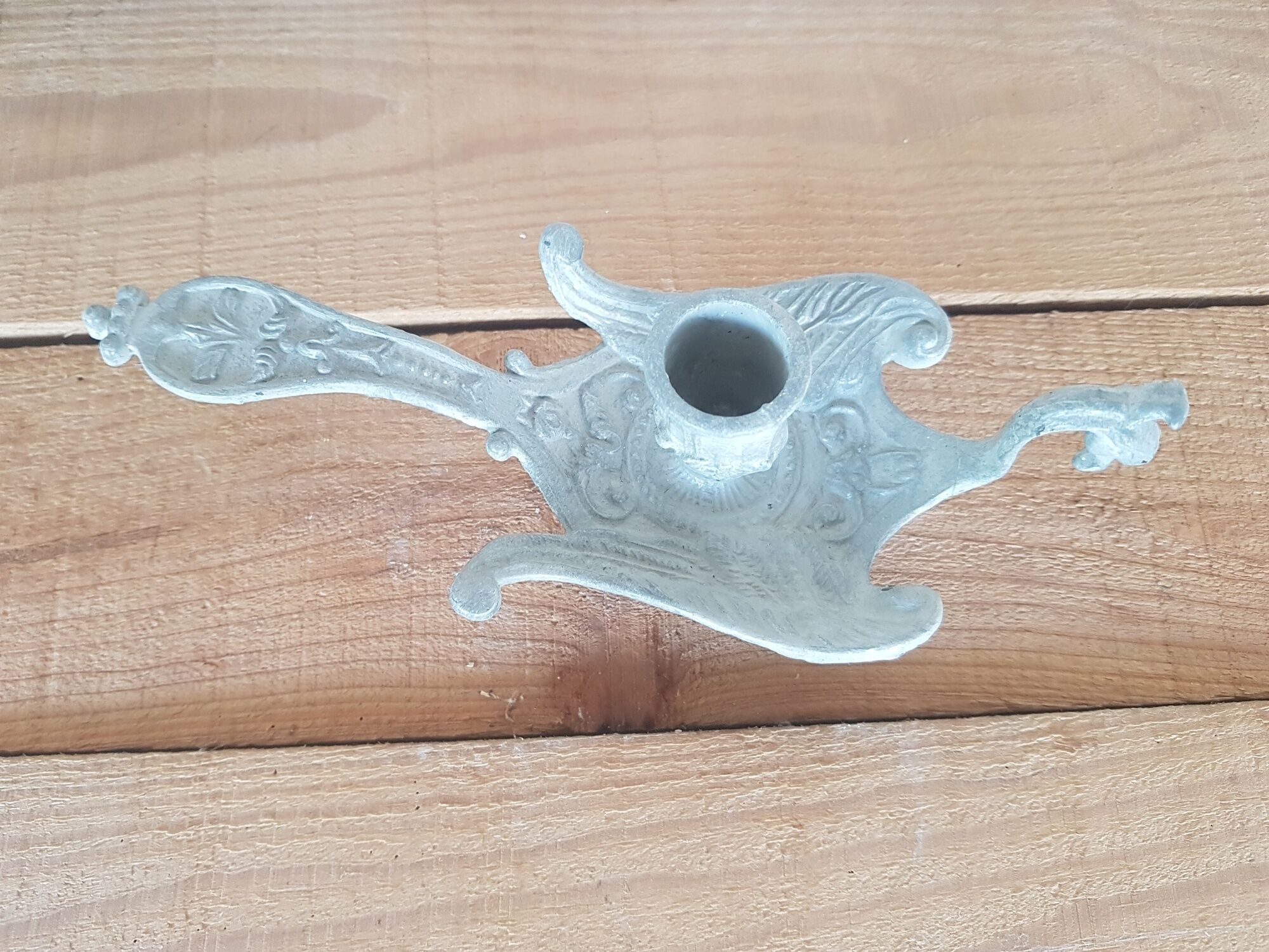 Skated gooseneck candlestick cellar rat