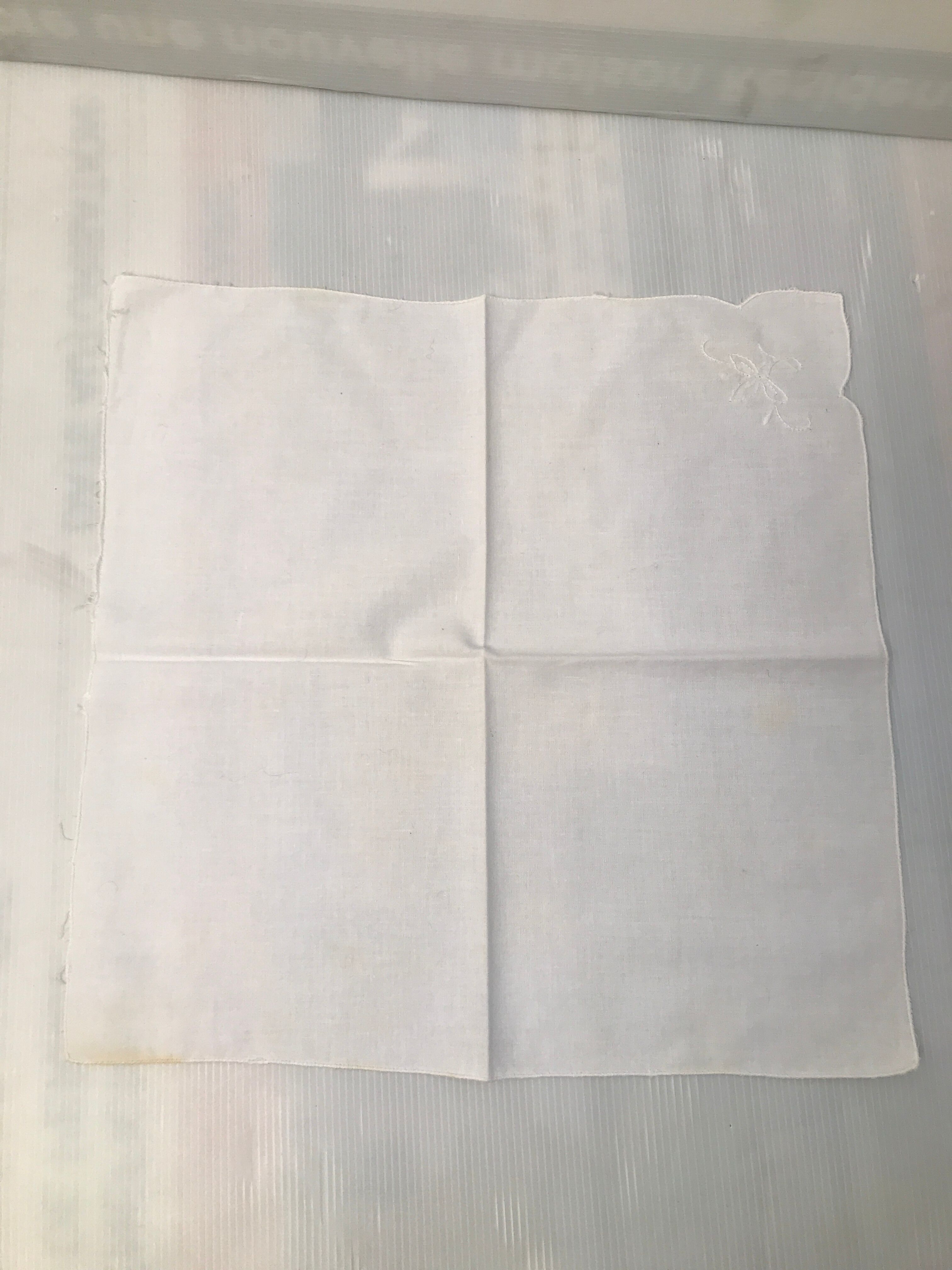 Nappe and 12 vintage embroidered towel