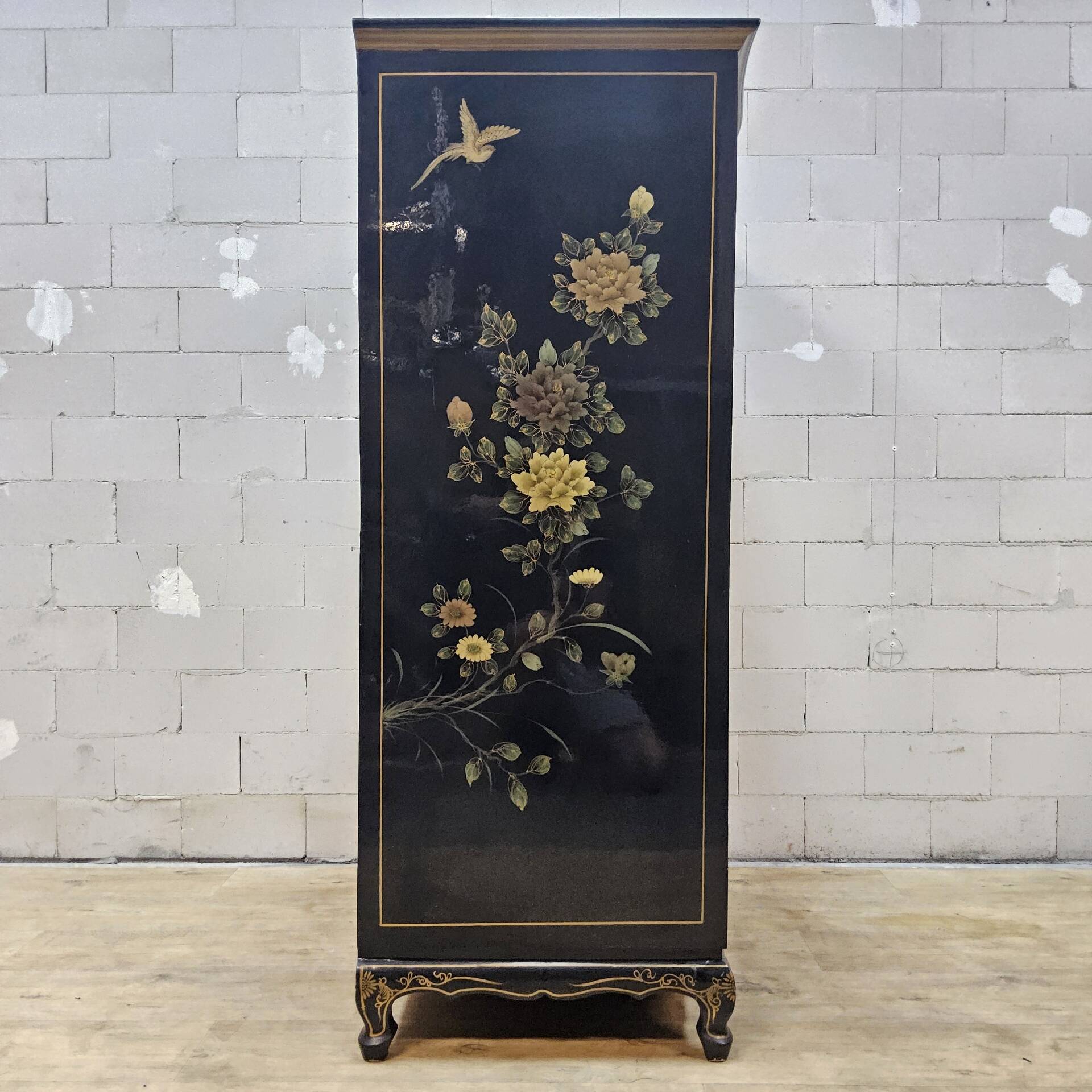 Vintage Chinese cabinet with gold leaf, flowers and birds (bar cabinet)