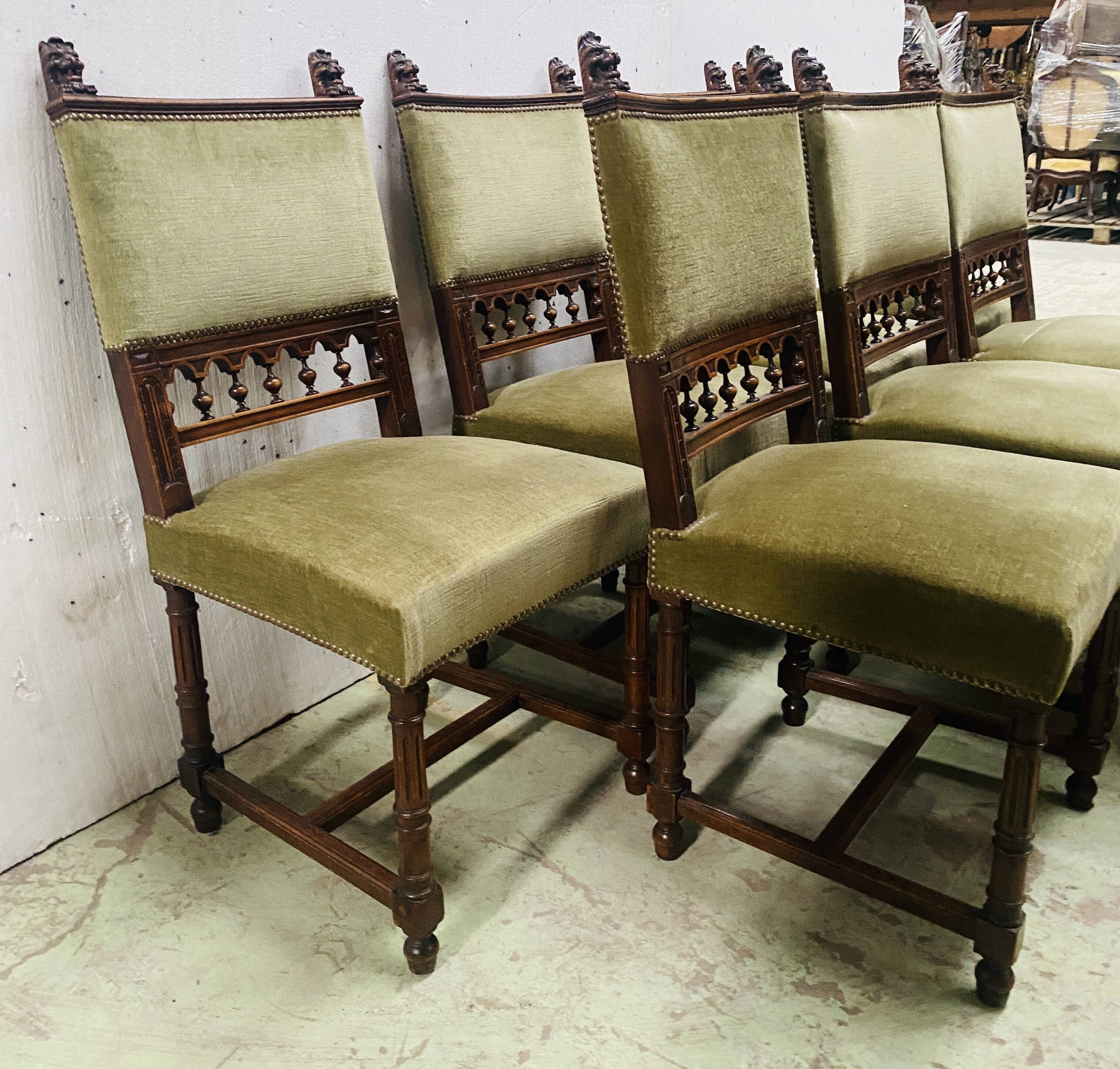 Set of eight Flemish chairs in solid walnut, 20th century