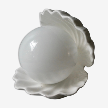 Lampe coquillage en céramique blanche et opaline, années 80
