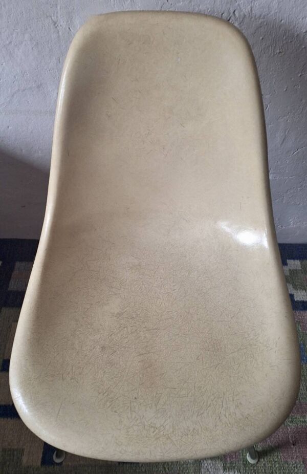 Chaise en fibre de verre DSX de Charles et Ray Eames pour Herman Miller, années 1950.