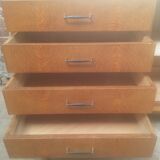 Commode scandinave aux pieds compas