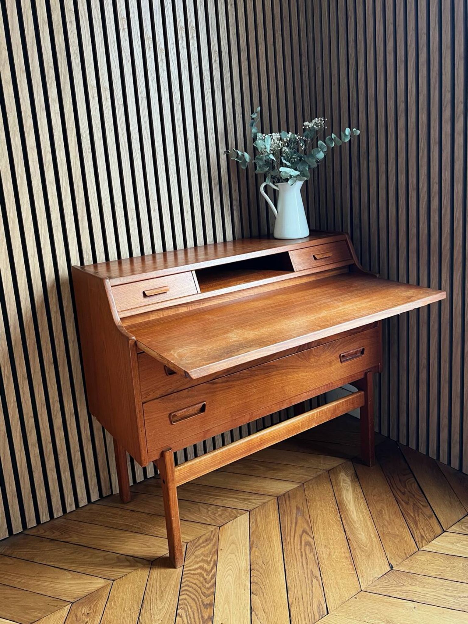 Vintage desk / vintage storage furniture by Arne Wahl Iversen.