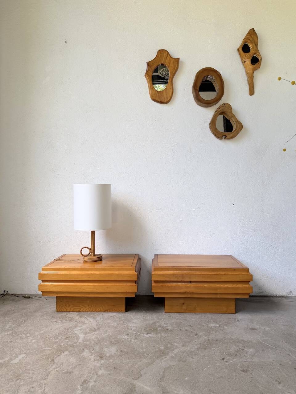 Paire de chevets en orme Maison Regain