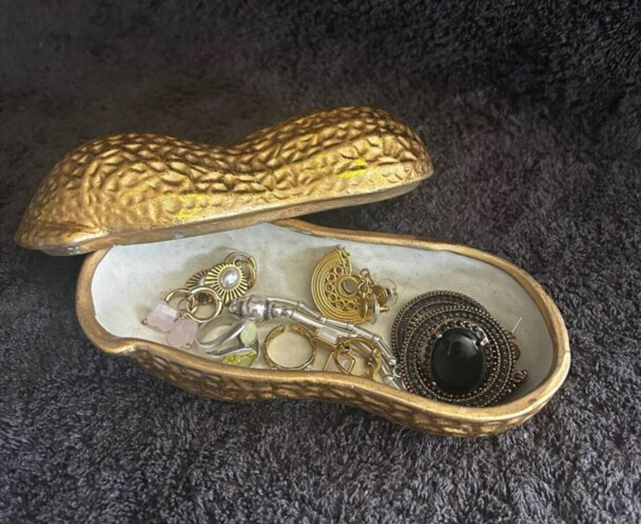 Vintage 1960s-70s ceramic peanut box