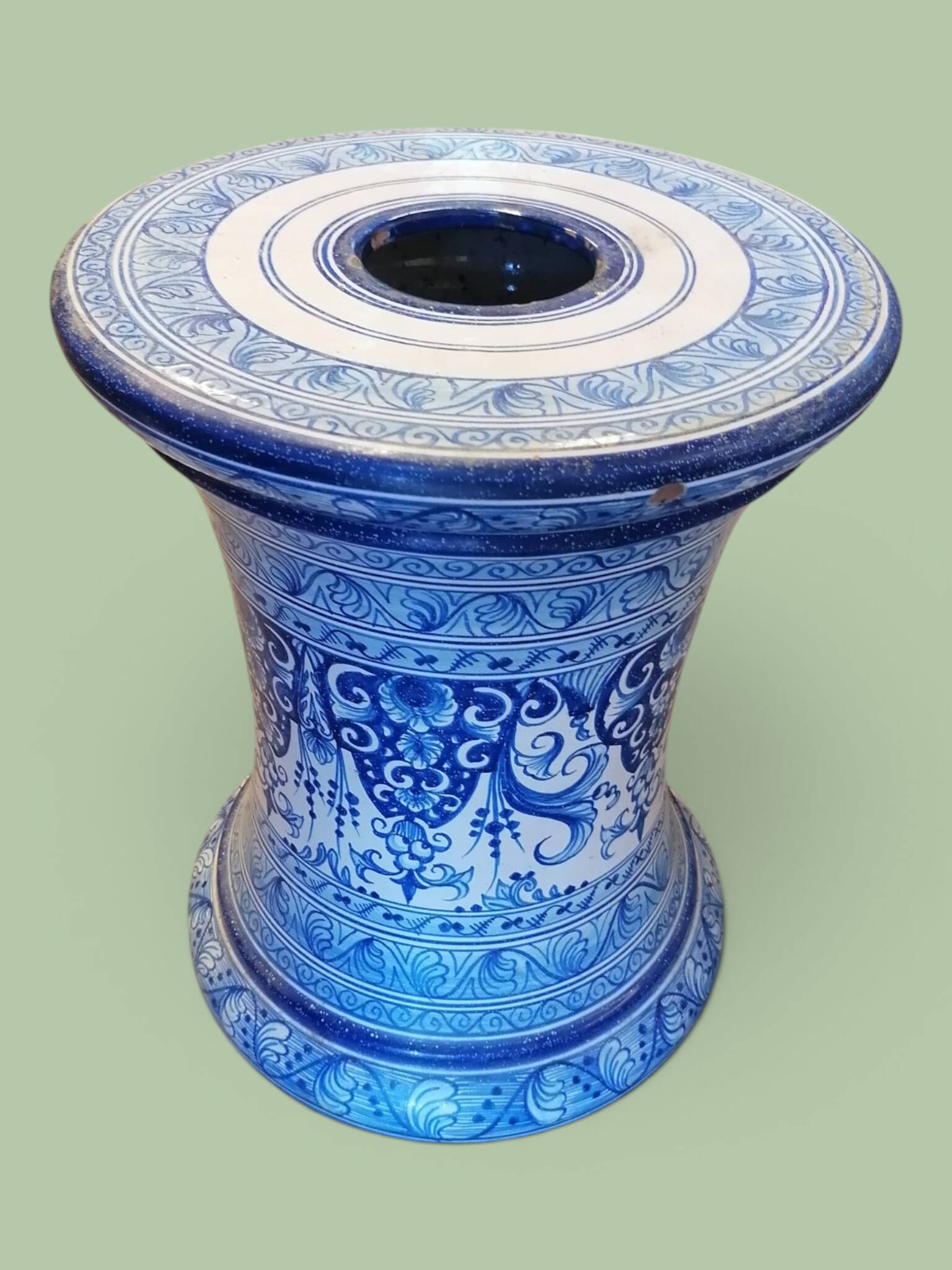 Column pedestal for a ceramic plant pot from Nevers.