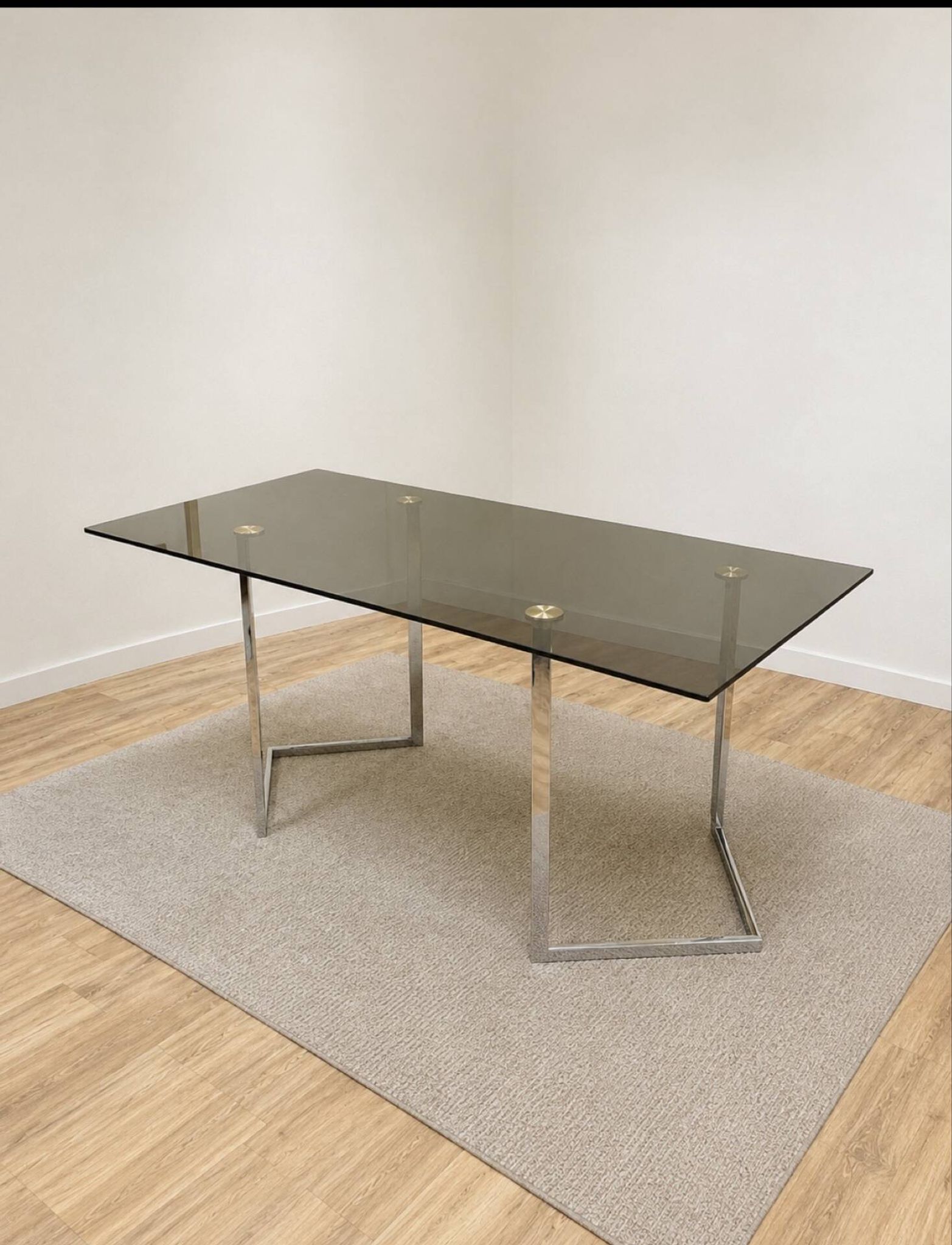 Table, design des années 70 style italien, chrome et vert fumé