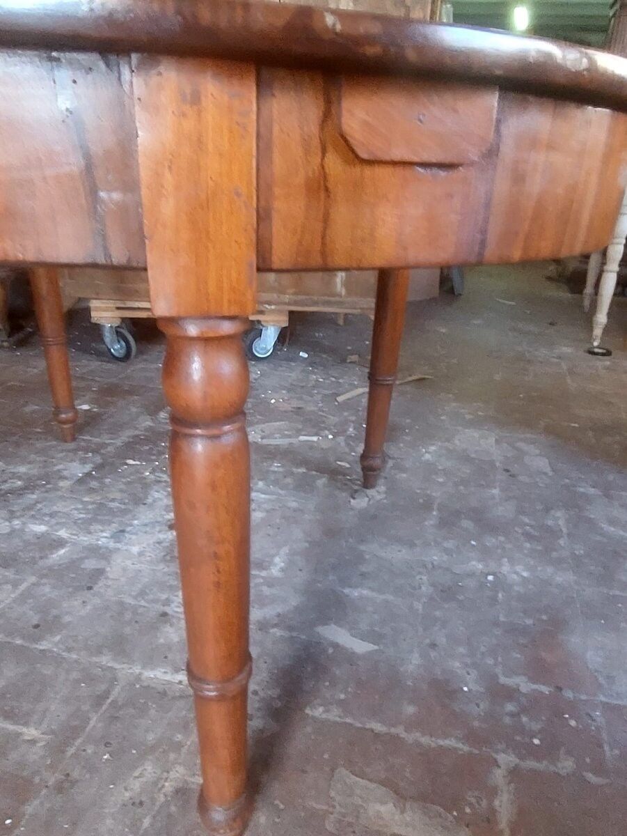 Large extendable oval table up to 3 metres, walnut.