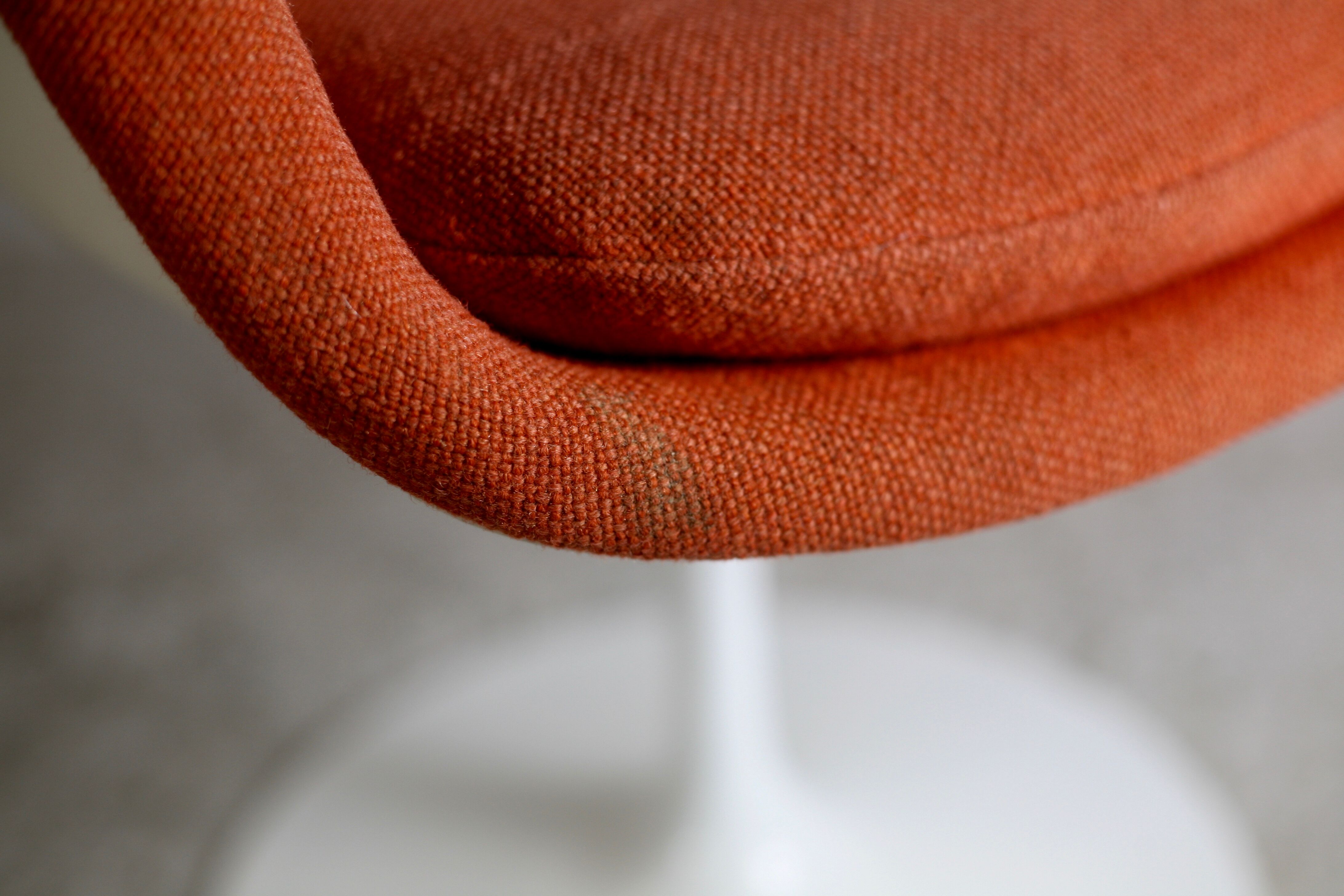 Tulip swivel armchair, Signed Knoll, Eero Saarinen, USA, circa 1960.