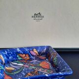 Hermès – Pair of porcelain catchalls – Provenance Ministry of Foreign Affairs