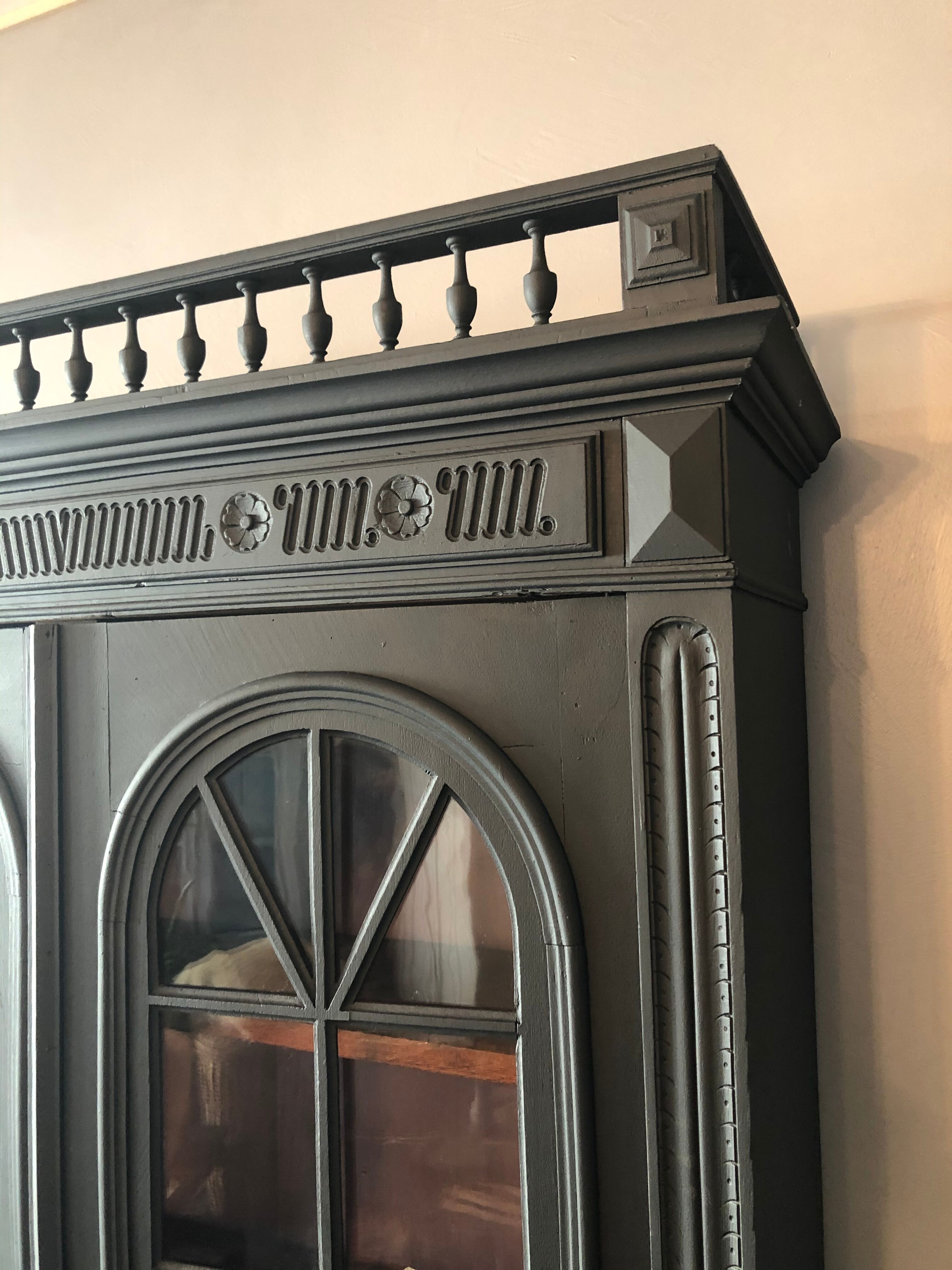 Glass-glazed arcades